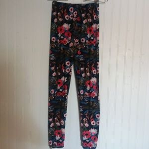 AGNES & DORA leggings in size small/medium.